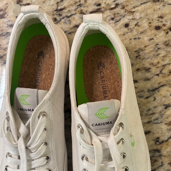 Cariuma Osca Low White Canvas Low-Top Sneakers with Green Insole Accents Size 9 - Picture 4 of 9